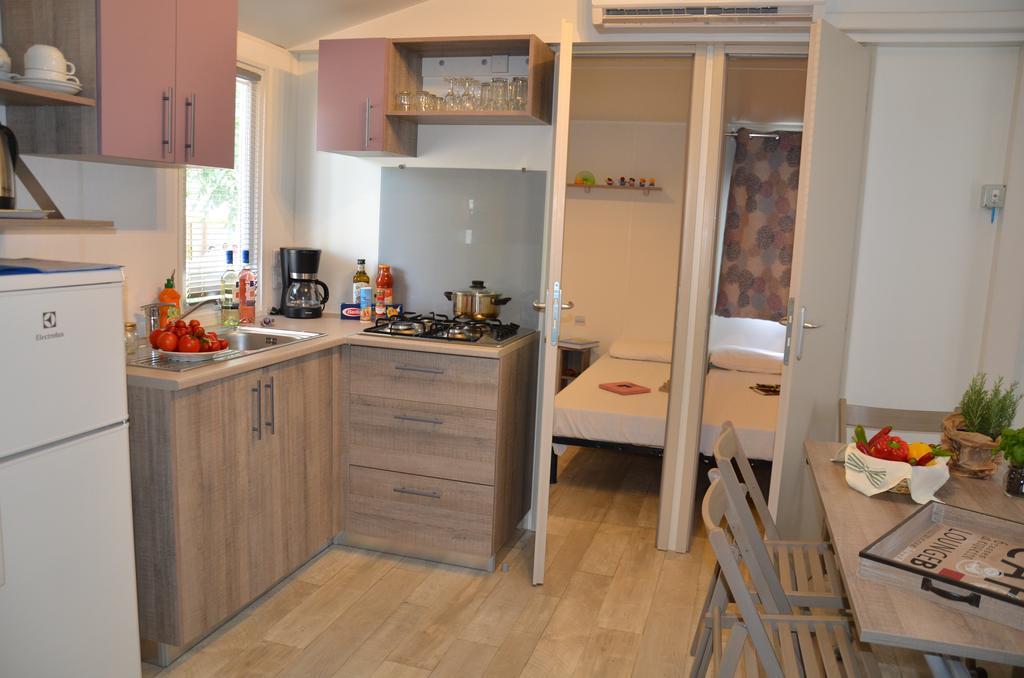 Happy Camp Mobile Homes In Domaine La Yole Camping Lodge วัลราส์-ปลาจ ห้อง รูปภาพ